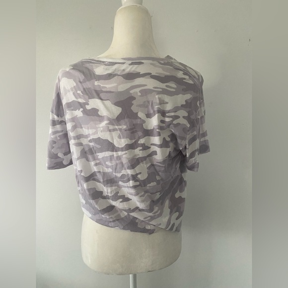 Camo print Calvin Klein top - Picture 3 of 4
